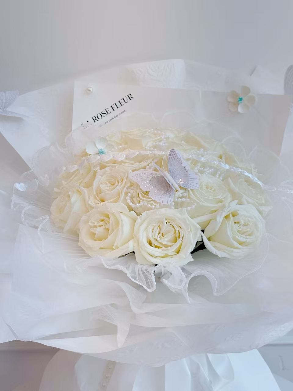 White Rose Bouquet (19st to 99st)