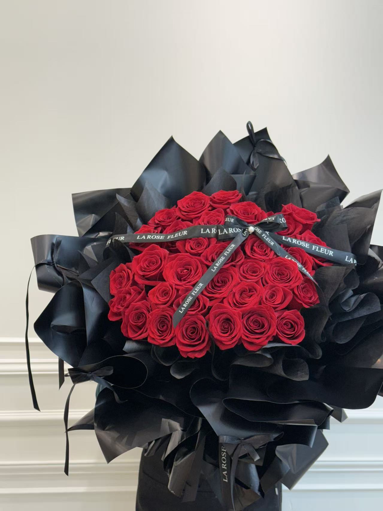 L2-Fancy Wrapping Red Rose Bouquet