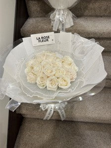 L4-White Rose Bouquet (19st to 99st)