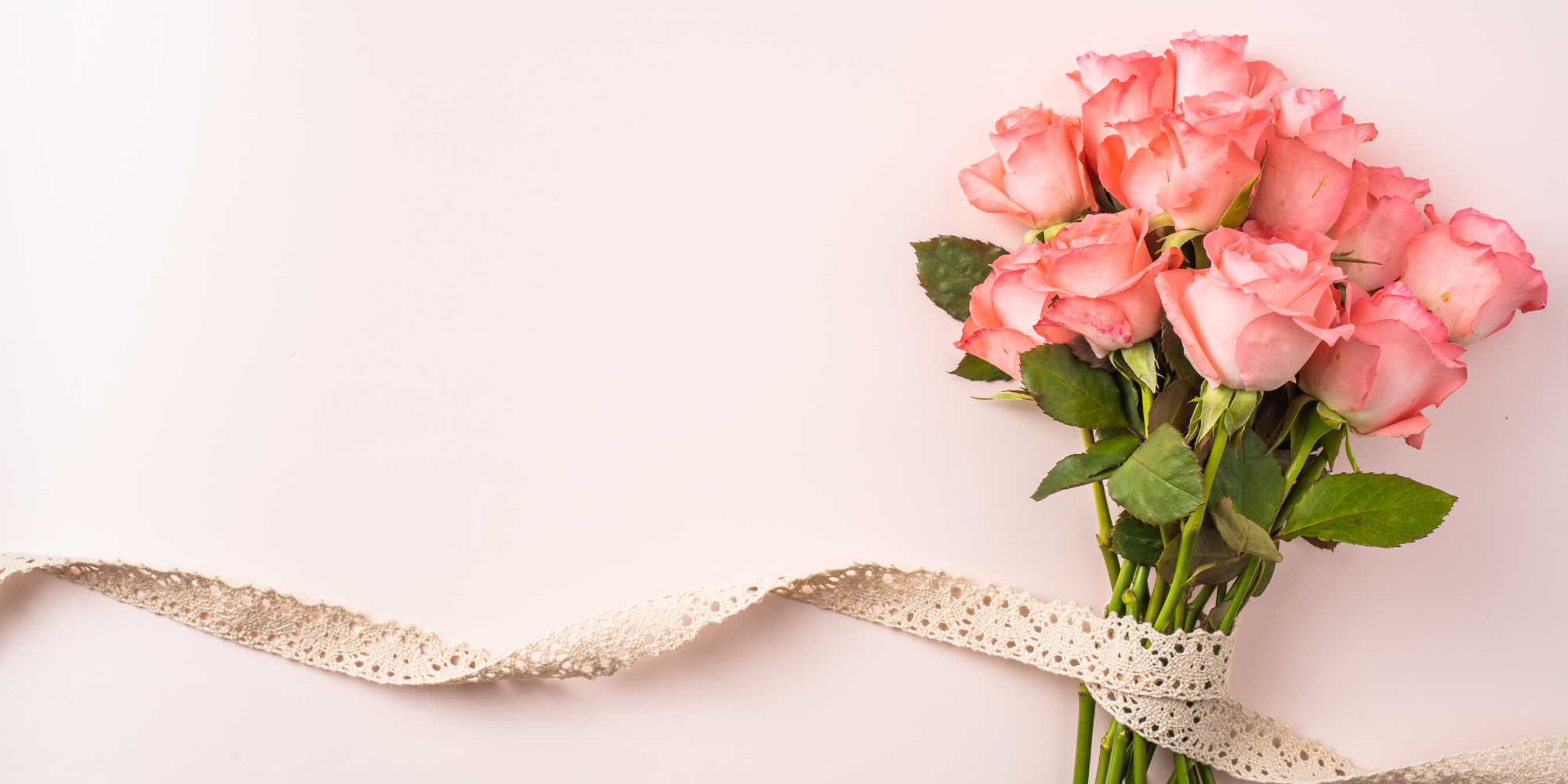 La Rose Fleur Banner with flower bouquet