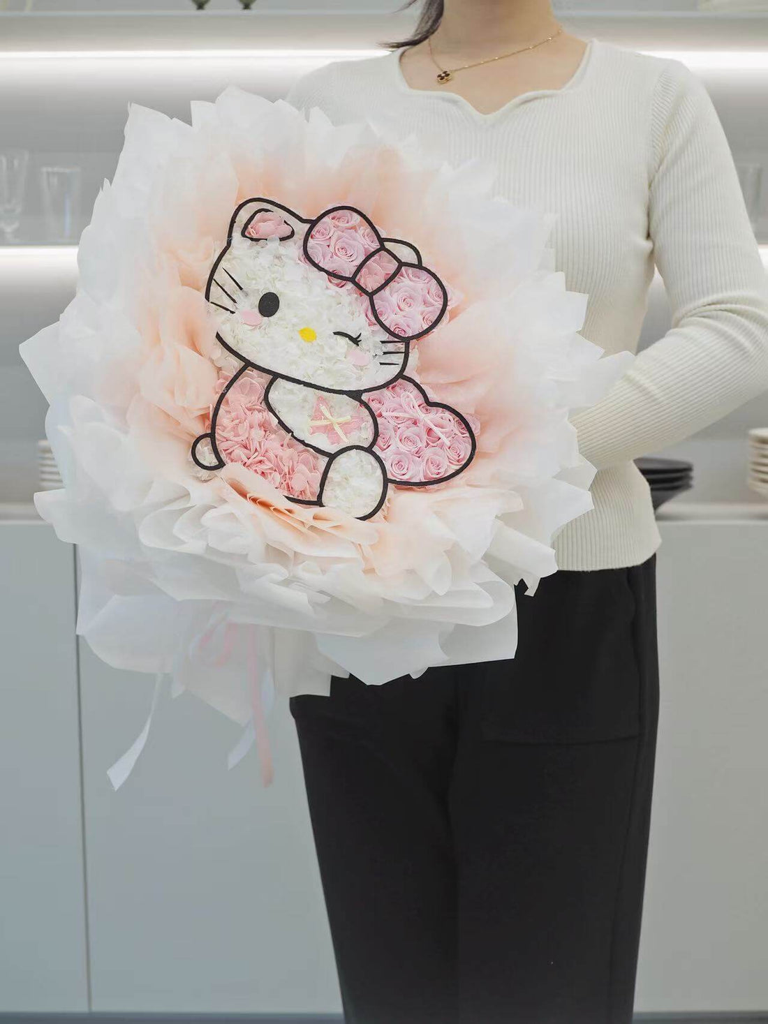 P2. HELLOKITTY Preserved Flower bouquet