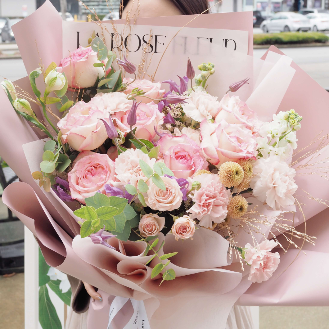 Light Pink Signature Designer's Rose Bouquet by La Rose Fleur
