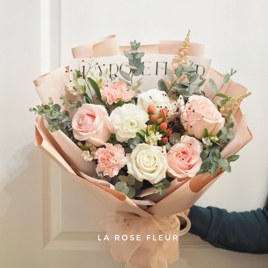 Light Pink Signature Designer's Rose Bouquet by La Rose Fleur