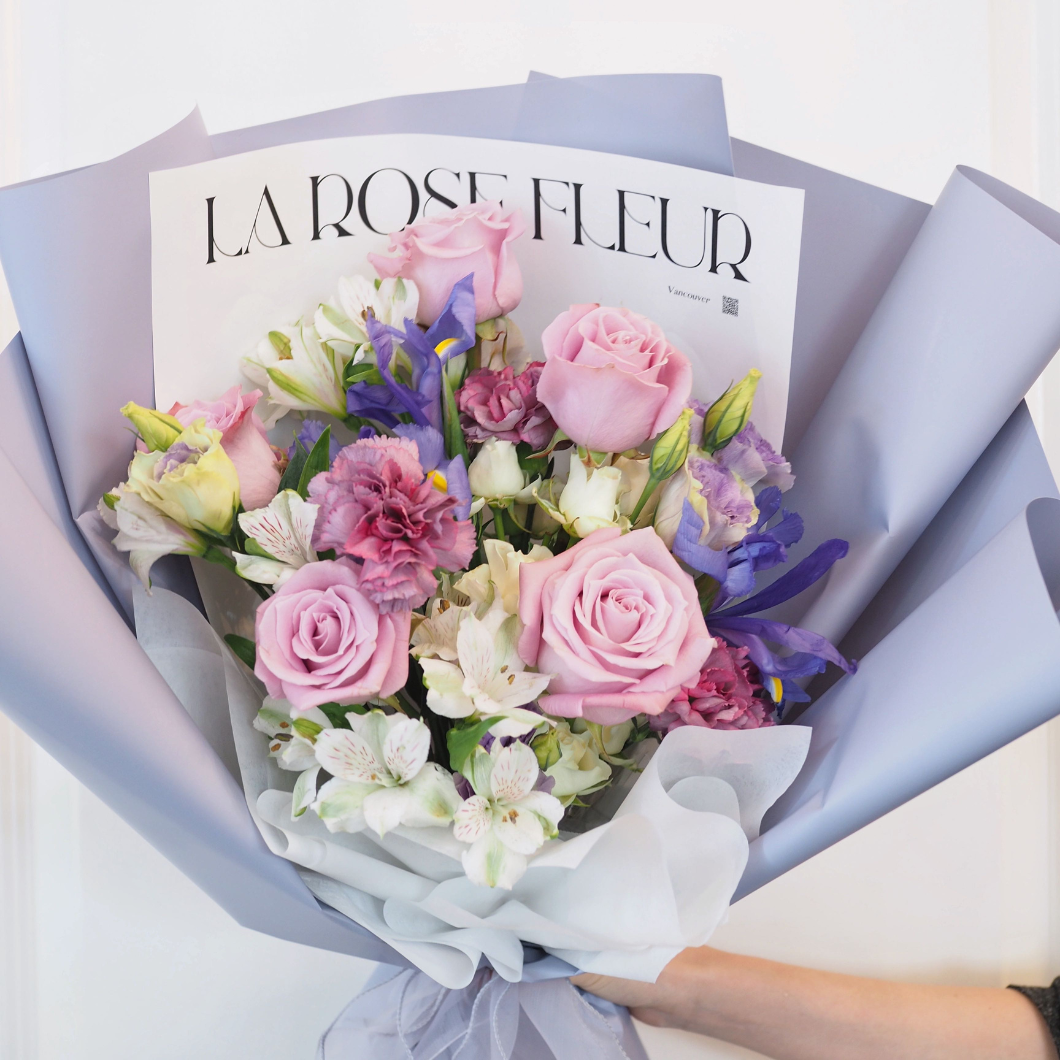 Light Violet Signature Designer's Rose Bouquet by La Rose Fleur