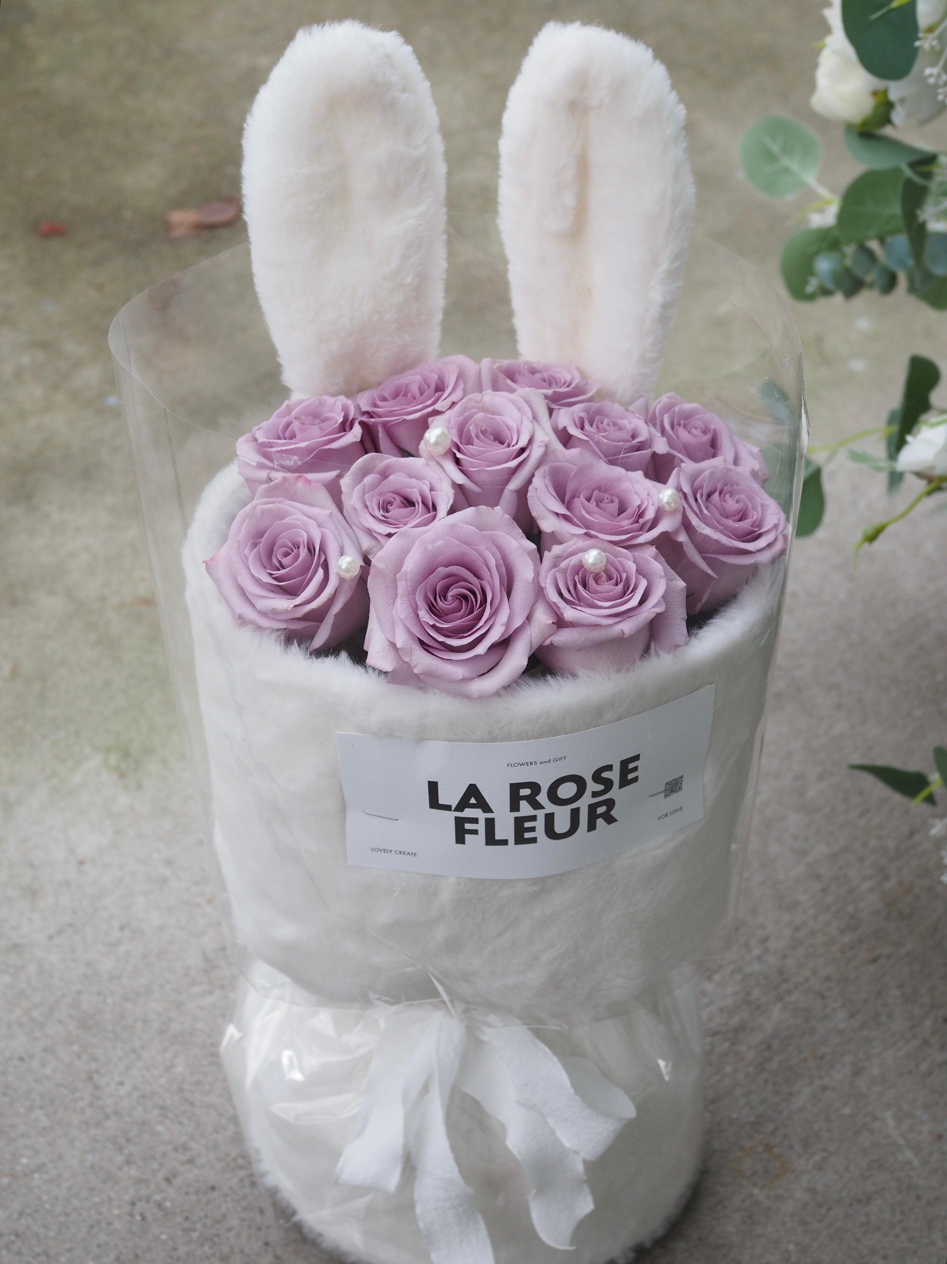 【NEW】Bunny Wrapping Rose Bouquet