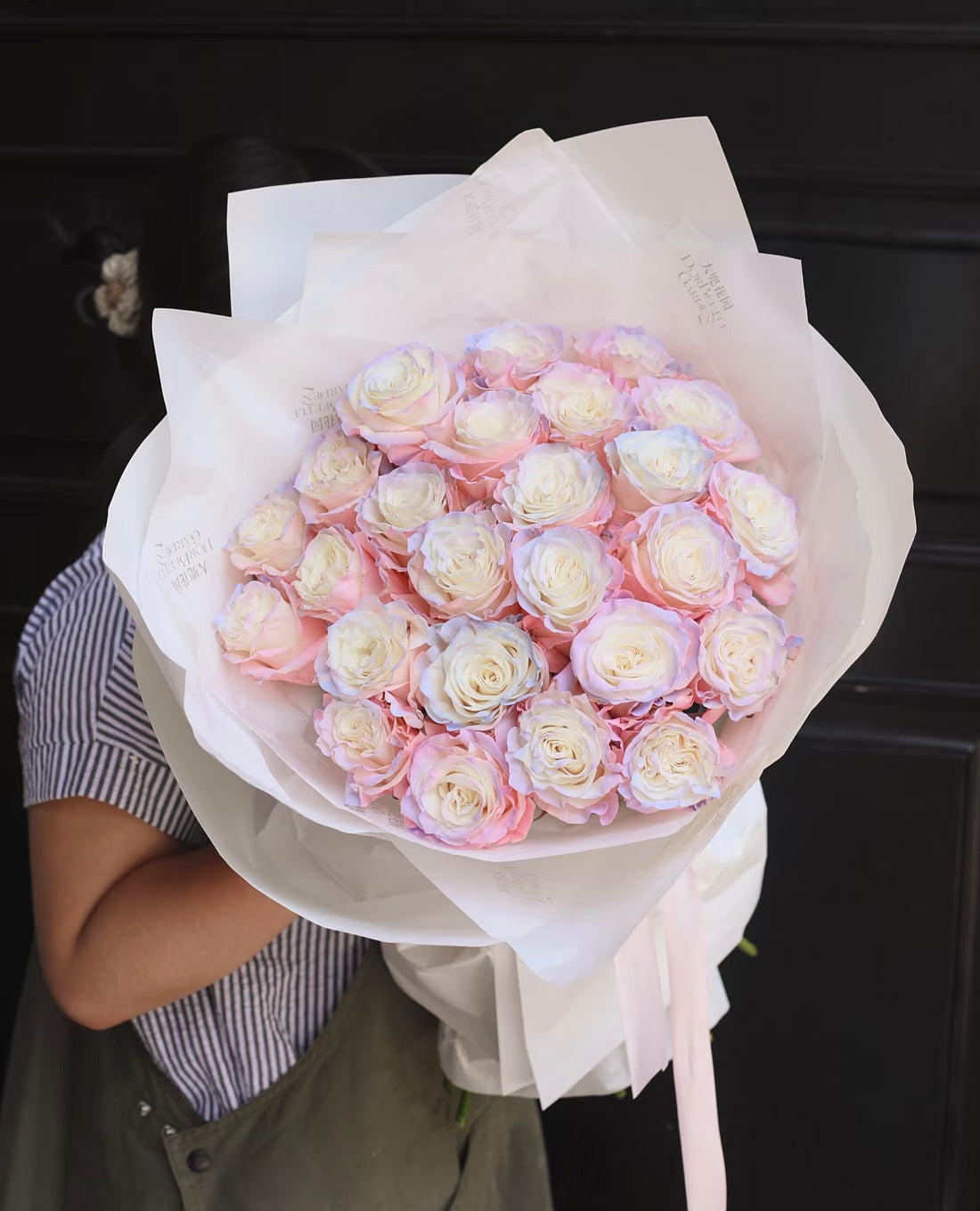 33 stems of Pearl Aurora Boreal -price including tax