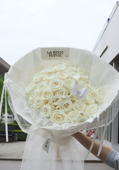 L4-White Rose Bouquet (19st to 99st)
