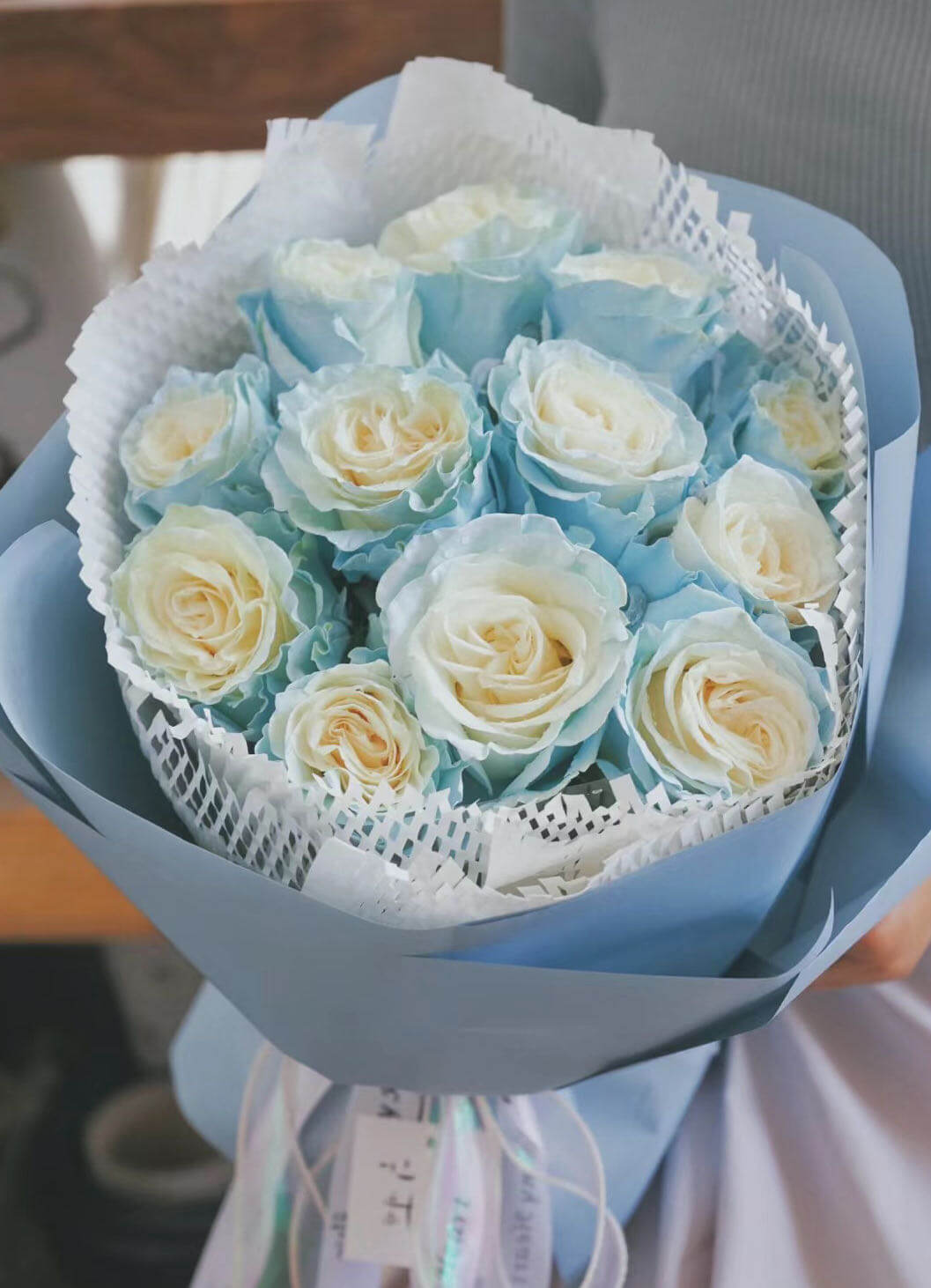 【NEW】Whisper White Tinted Rose Bouquet