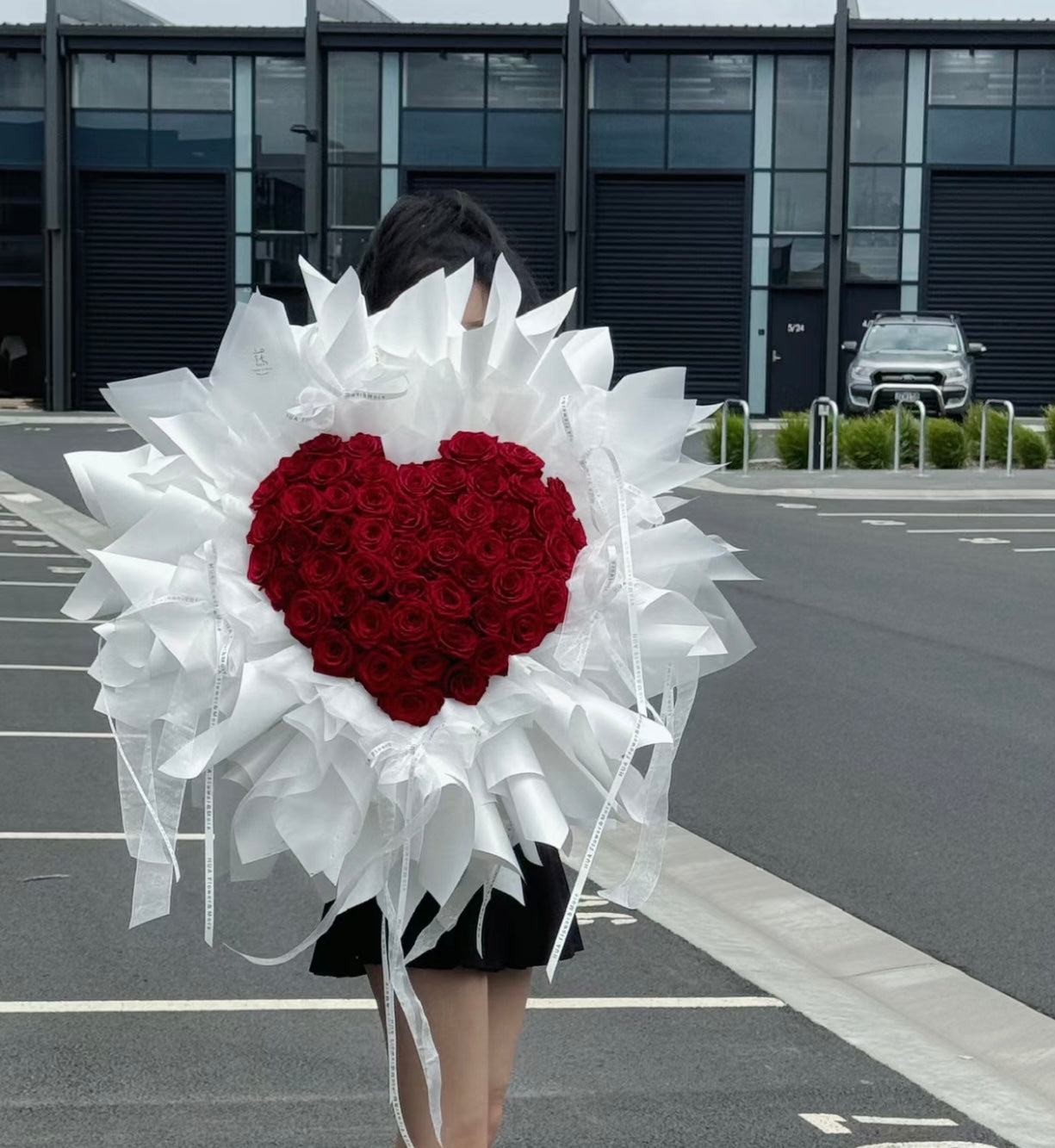 L2-Fancy Wrapping Red Rose Bouquet