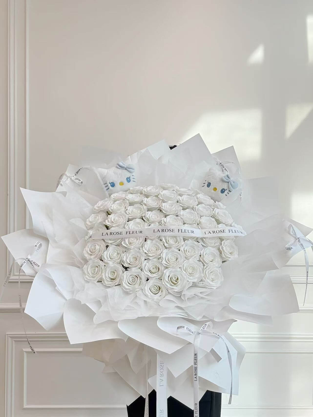 羽織紐〈Bouquet・呂色クリスタルflower・盛り〉 Crystal Bloom Sakura Bouquet Limited Items: ｜ Maison KOSÉ(メゾン