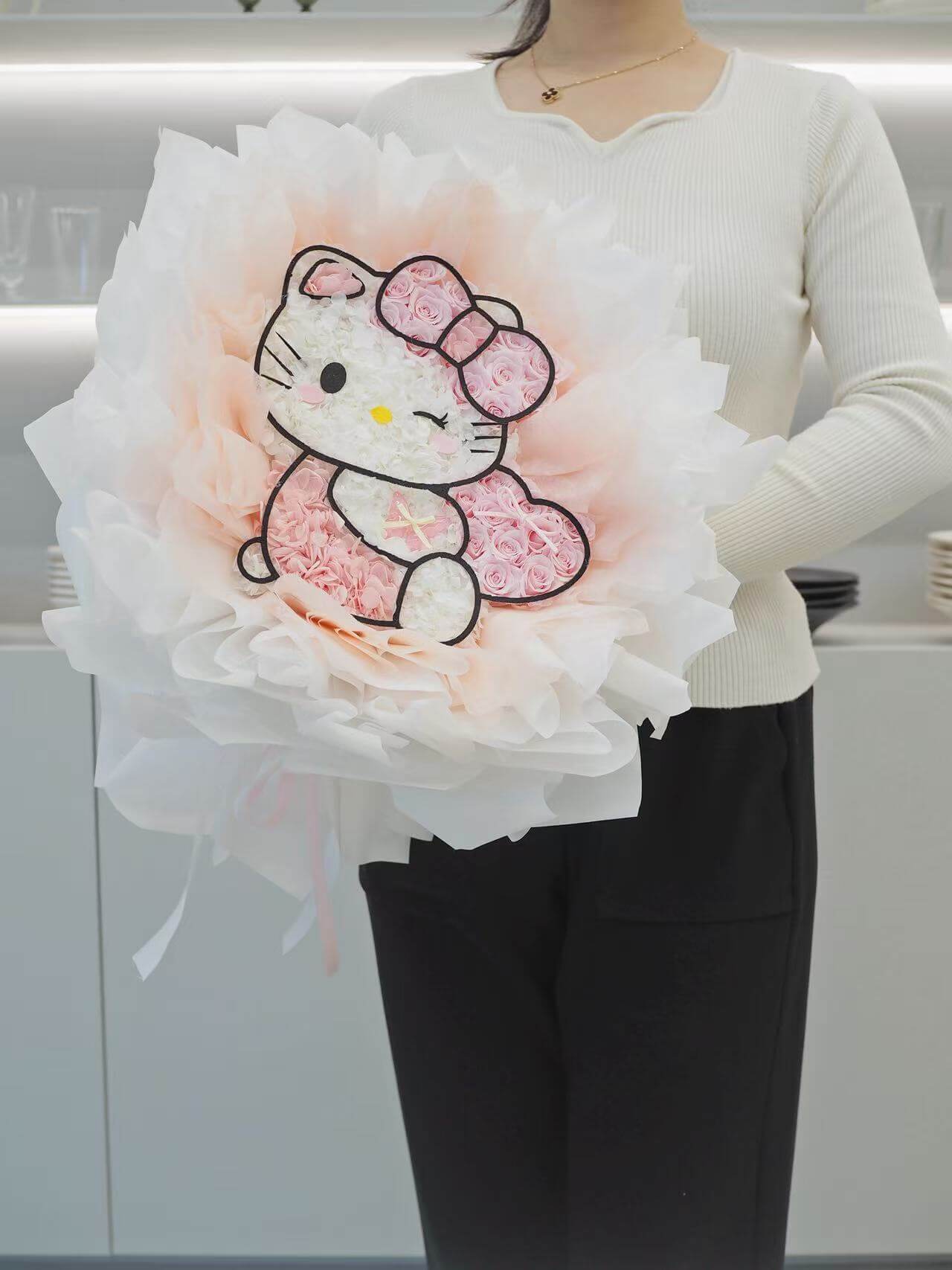 P2. HELLOKITTY Preserved Flower bouquet