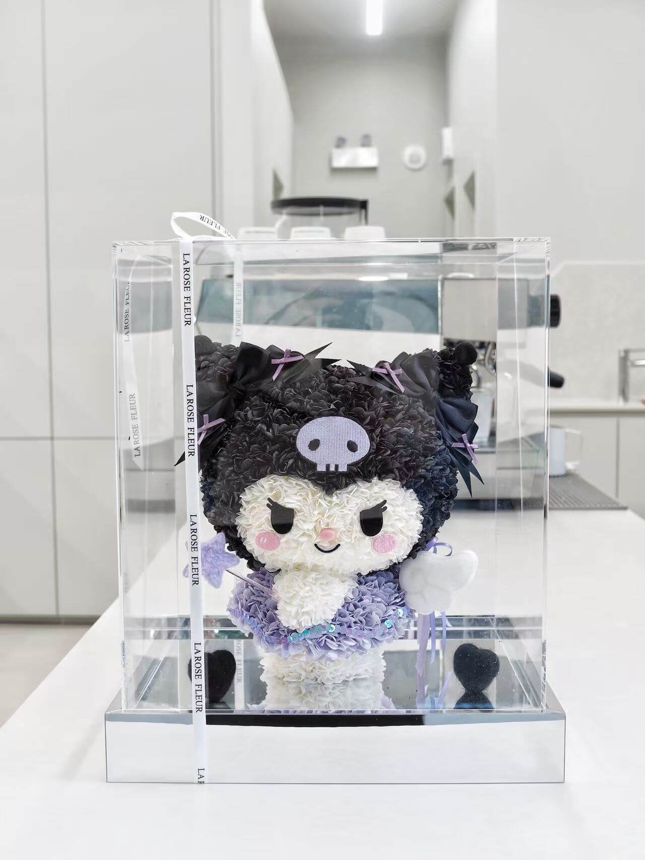 P11. KUROMI Preserved Flower Gift Box