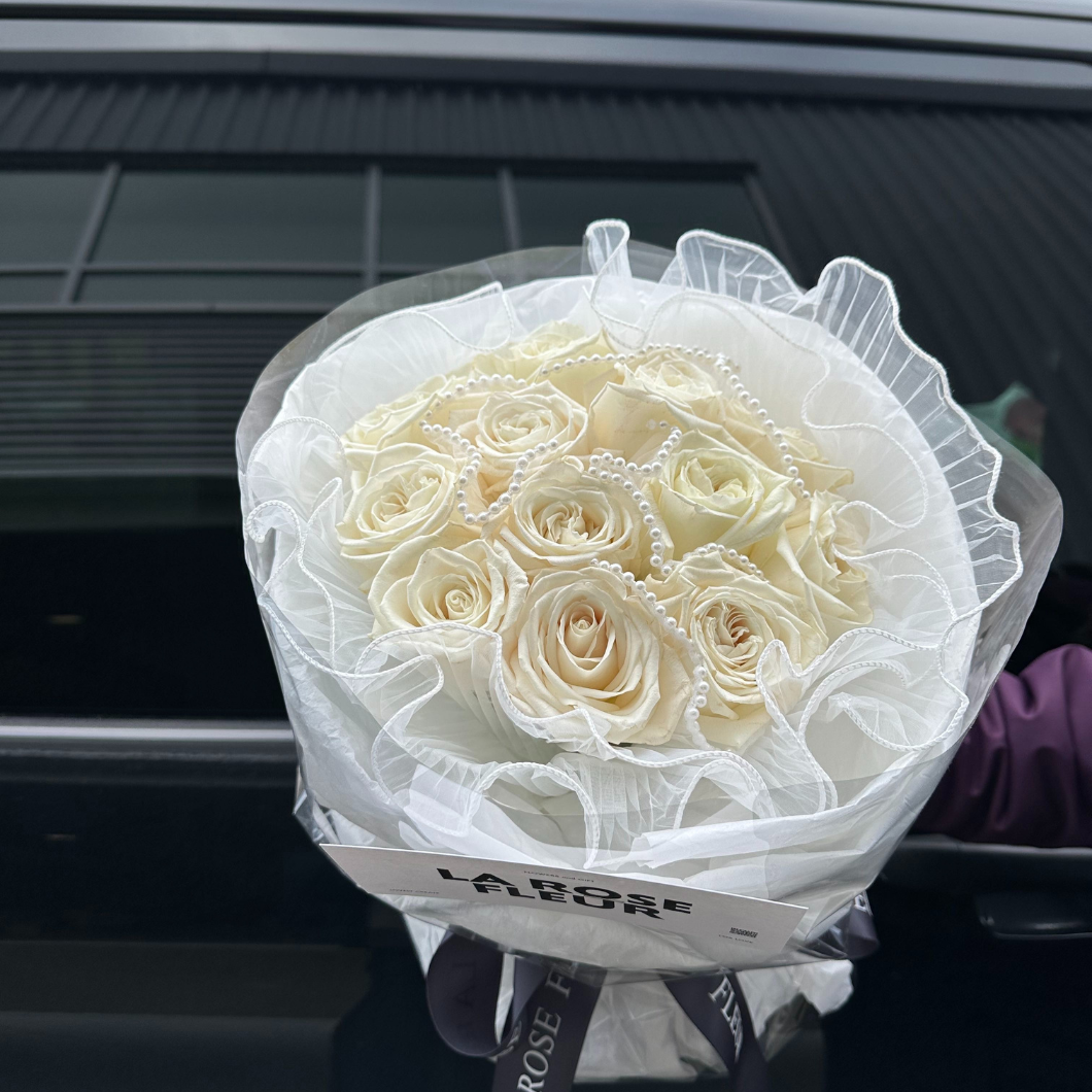 White Rose Bouquet (11st to 99st)